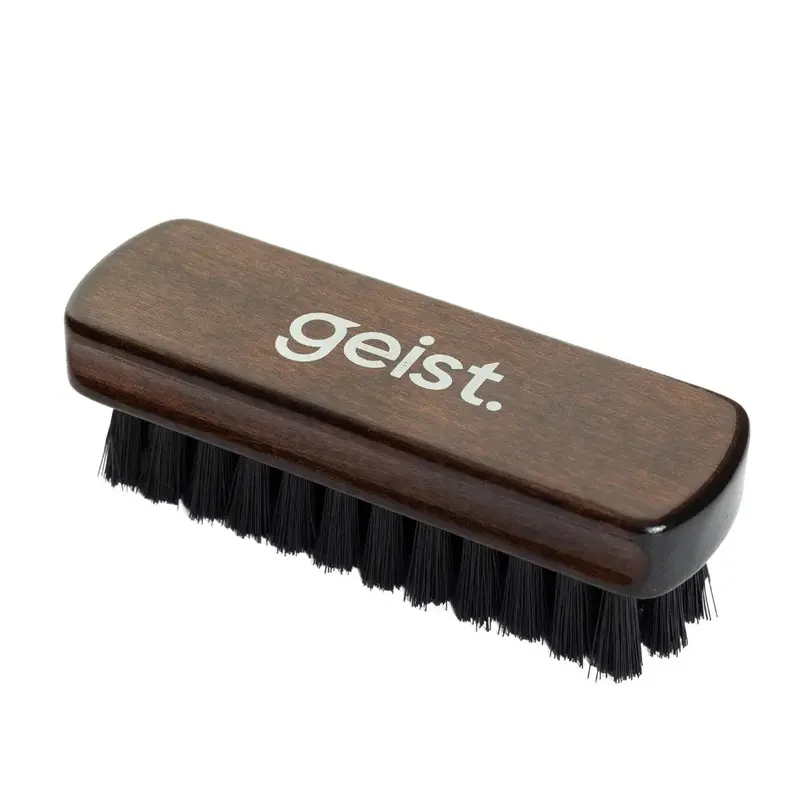Geist Leather Cleaning Brush – Soft-Bristle Tool for Gentle Upholstery Care