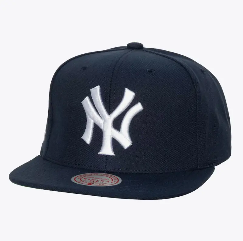 New York Yankees Evergreen Original-Fit Snapback Cap in Navy